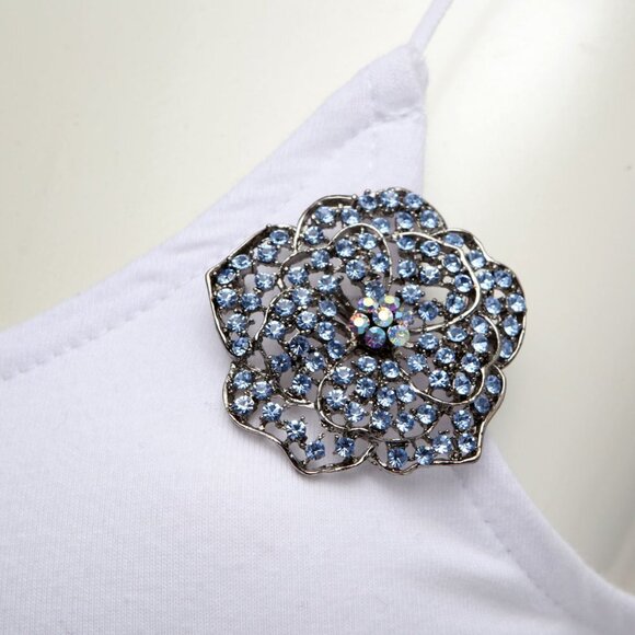 Vintage Blue Crystal Flower Brooch Pendant Pin Metal Silver Iridescent Jewelry - Picture 2 of 7